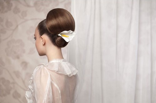 Esküvői frizurák a menyasszony számára és smink 2012
