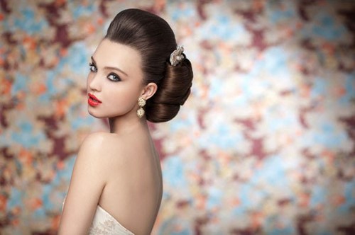 Gaya rambut perkahwinan untuk pengantin perempuan dan solek 2012