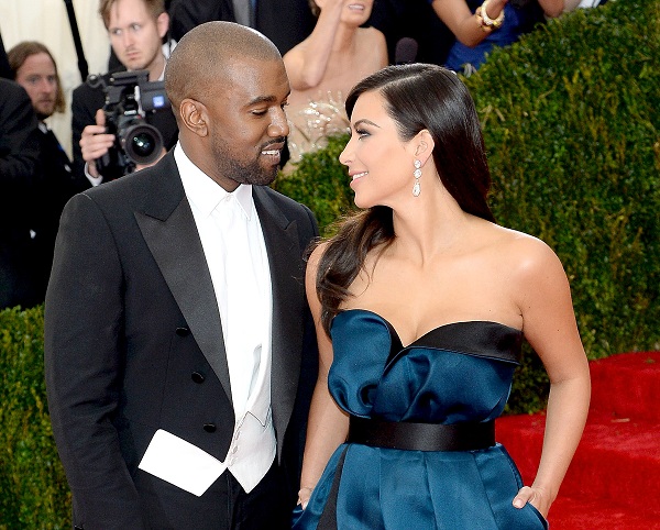 คู่รักดาราภาพยนตร์และนักธุรกิจต่างชาติที่มีชื่อเสียงในปี 2017: Kanye West และ Kim Kardashian