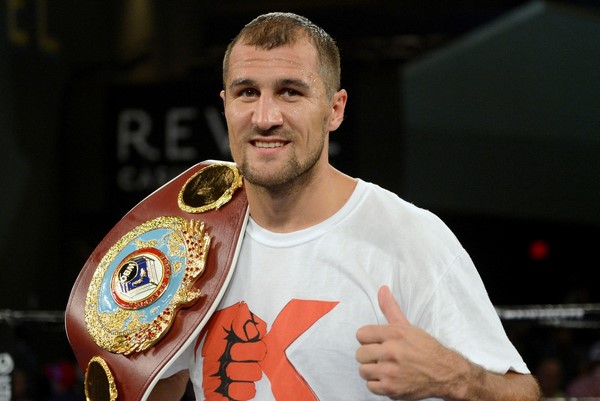 Le boxeur Sergey Kovalev - champion du monde parmi les militaires a gagné 2,5 millions de dollars.